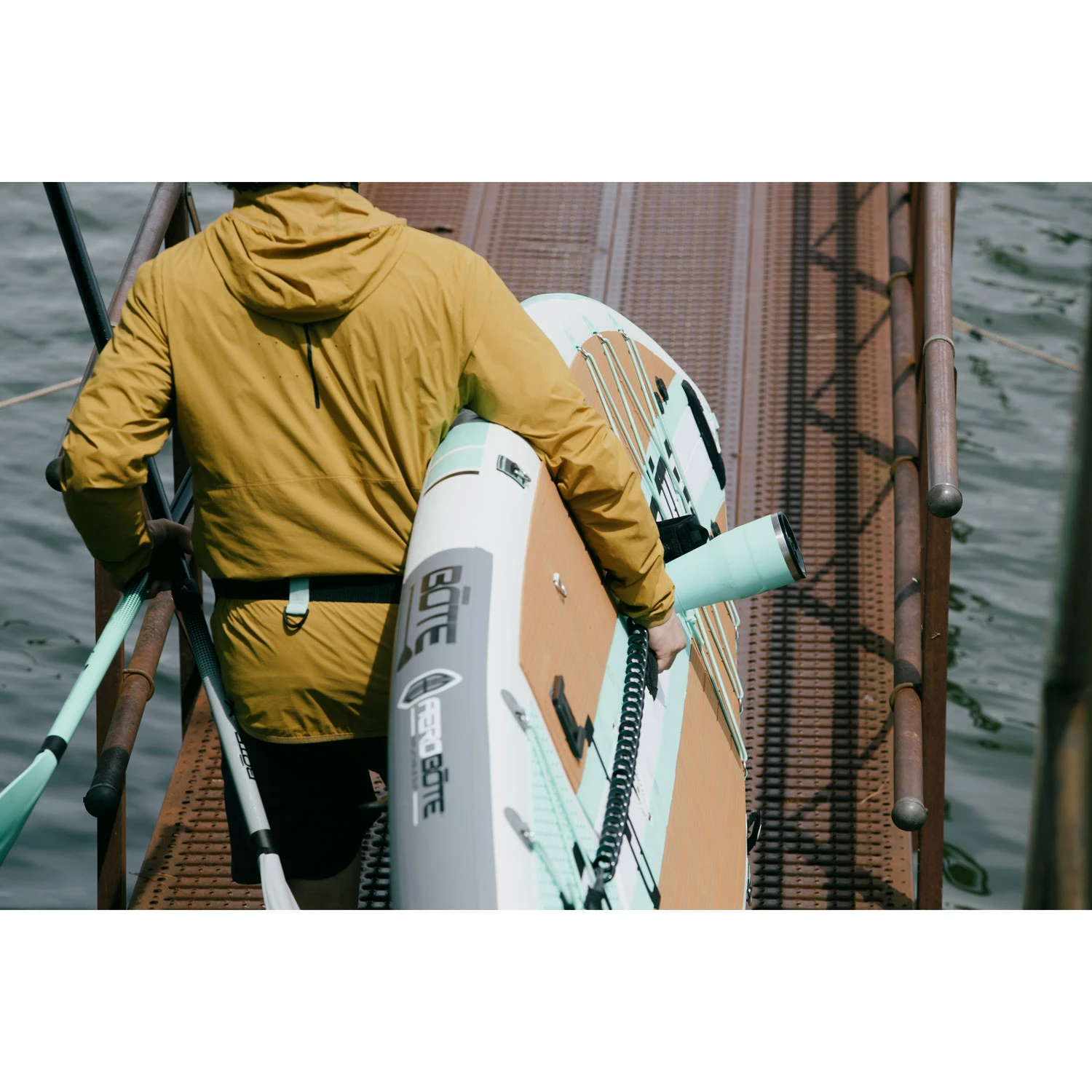 BOTE Magnapod Tumbler 1 Pint / 20oz - Seafoam 7 BOTE Magnapod Tumbler 1 Pint / 20oz - Seafoam - Image 7